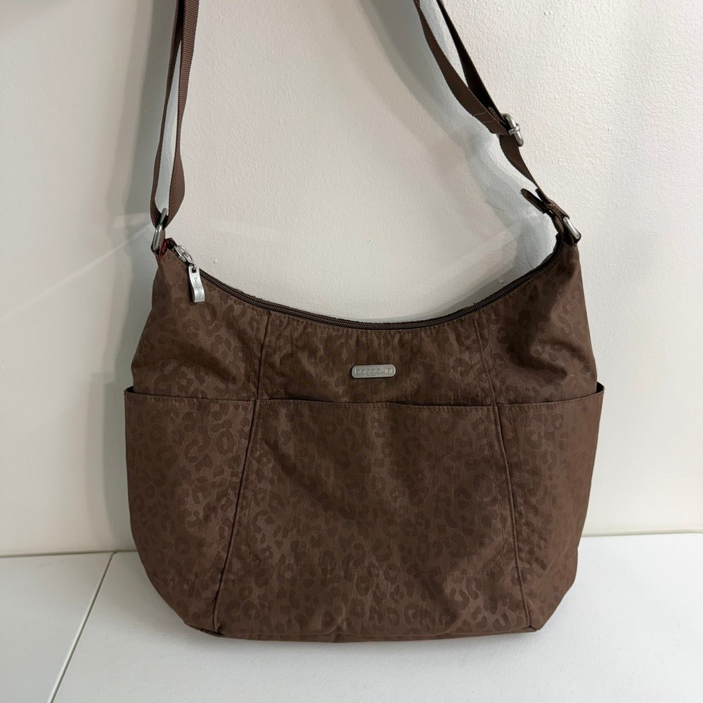 Baggallini brown Leopard Print adjustable strap multi pocket Shoulder Bag purse